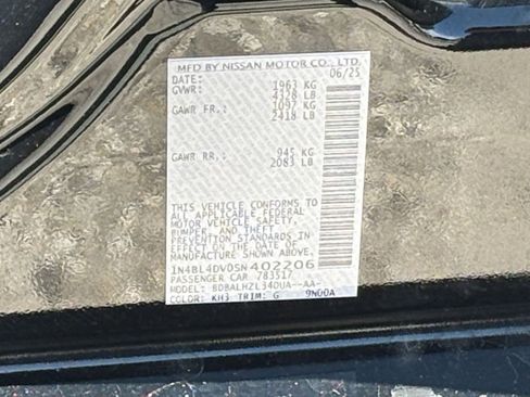 Used 2025 Nissan Altima 2.5 SV FWD image 23