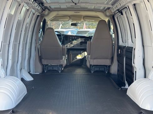 New 2025 Chevrolet Express 2500 image 9