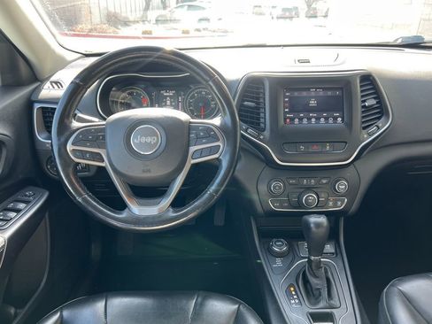Used 2021 Jeep Cherokee Latitude Plus AWD/4WD image 19