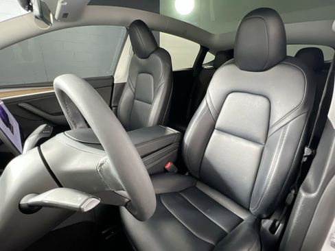 Used 2023 Tesla Model Y Performance image 14
