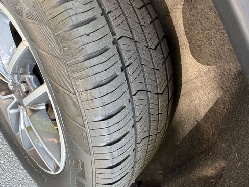 Used 2019 Jeep Grand Cherokee Limited image 19