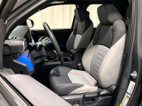 Certified 2025 Toyota Tacoma TRD Sport AWD/4WD image 26