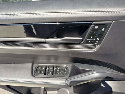 Certified 2024 Porsche Cayenne Coupe AWD/4WD image 23