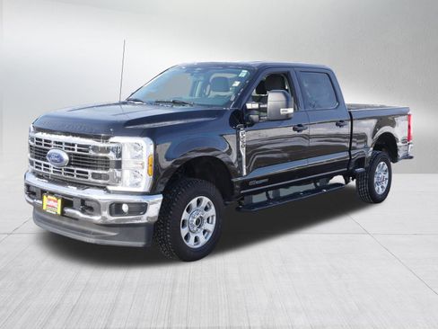 Used 2024 Ford F250 XLT image 3