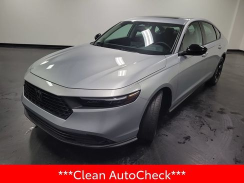 Used 2025 Honda Accord SE image 4