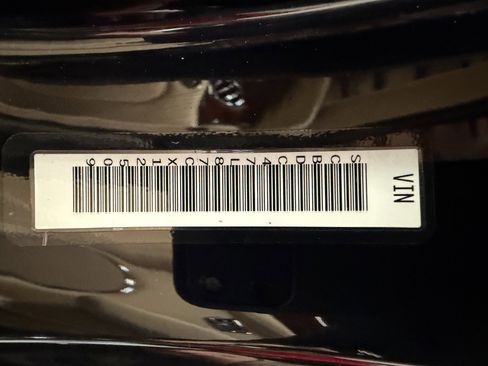 Used 2007 Bentley Azure image 58