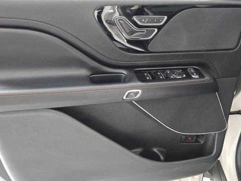 Used 2023 Lincoln Aviator AWD w/ Class IV Trailer Tow Package image 20