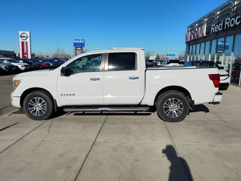 Used 2021 Nissan Titan SV w/ SV Convenience Package image 8