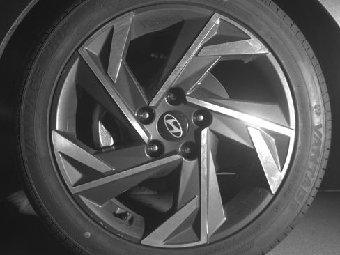 Used 2025 Hyundai Elantra SEL FWD image 12