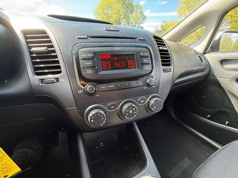 Used 2018 Kia Forte LX FWD image 12