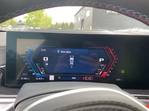 Used 2025 BMW X6 M Competition w/ Executive Package image 11