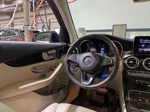 Used 2018 Mercedes-Benz GLC 300 image 3