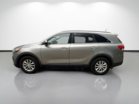 Used 2017 Kia Sorento FWD image 6