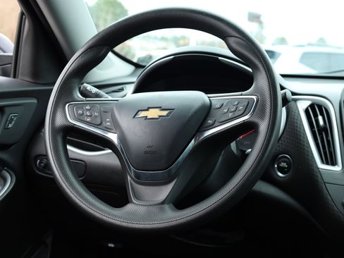 Used 2023 Chevrolet Malibu LT image 8