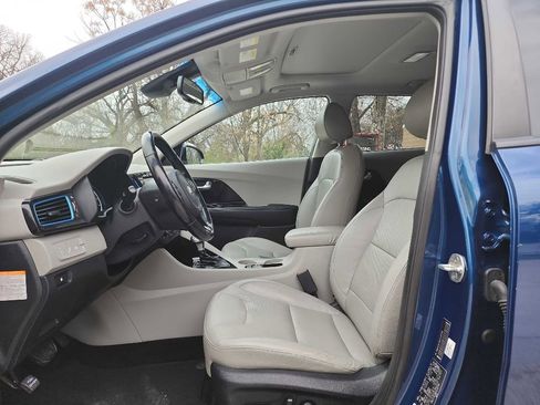 Used 2019 Kia Niro Touring image 15