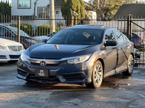 Used 2017 Honda Civic EX image 3