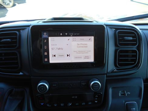 Used 2025 RAM ProMaster 2500 w/ Convenience Group image 17