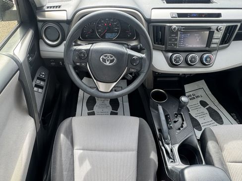 Used 2015 Toyota RAV4 LE AWD/4WD image 25