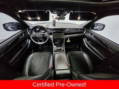 Certified 2025 Jeep Grand Cherokee Altitude AWD/4WD image 27