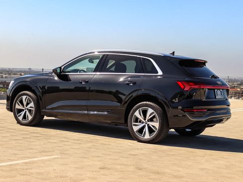 Used 2024 Audi Q8 e-tron Premium AWD/4WD image 6