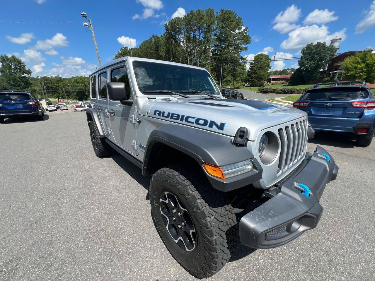 Used 2023 Jeep Wrangler Unlimited Rubicon 4xe w/ Cold Weather Group AWD/4WD image 7