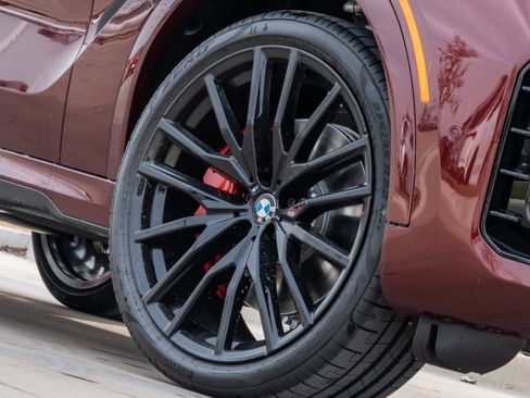 New 2026 BMW X6 xDrive40i w/ Climate Comfort Package image 9