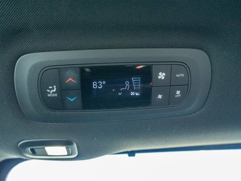 Used 2019 Chrysler Pacifica Limited w/ Advanced Safetytec Group image 30