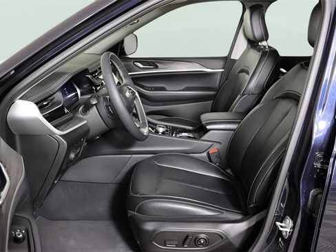 Used 2022 Jeep Grand Cherokee Limited 4xe image 19