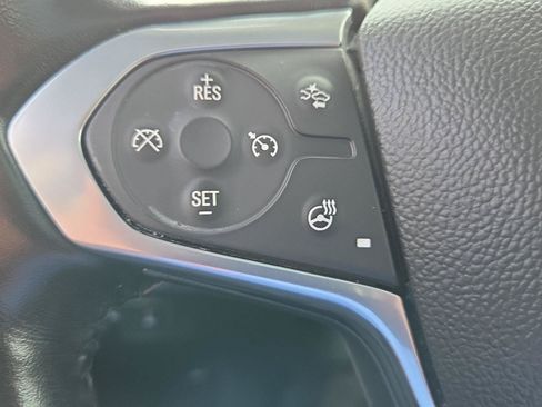 Used 2020 Chevrolet Traverse LT w/ LT Premium Package FWD image 9
