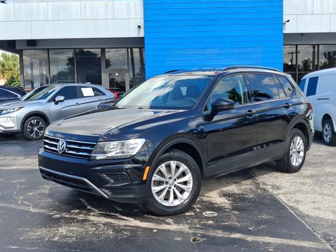 Used 2018 Volkswagen Tiguan S FWD image 2