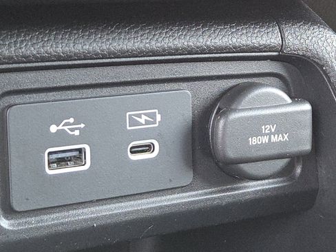 Used 2025 Honda Pilot Black Edition image 31