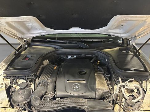 Used 2019 Mercedes-Benz GLC 300 4MATIC image 15
