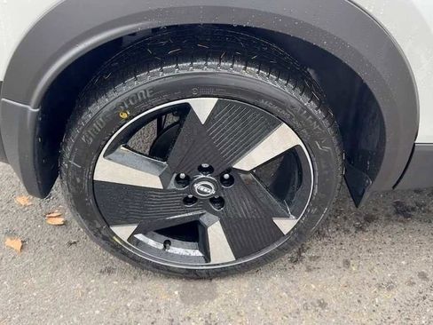 New 2026 Nissan Kicks SR w/ SR Premium Package image 6