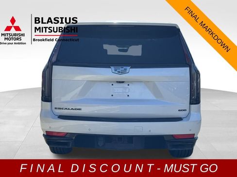 Used 2023 Cadillac Escalade ESV Sport Platinum w/ LPO, ONYX Package image 5