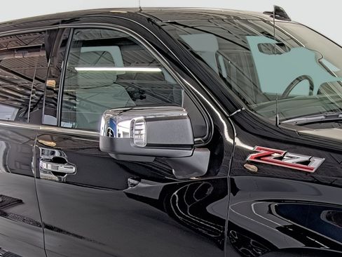 Certified 2025 Chevrolet Silverado 1500 LTZ w/ LTZ Premium Package AWD/4WD image 17