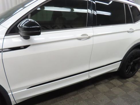 Used 2023 Volkswagen Tiguan SE R-Line image 42