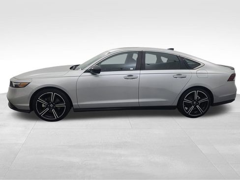 Used 2024 Honda Accord Sport image 7