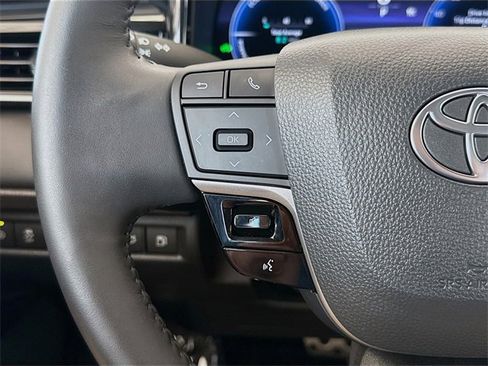 Used 2025 Toyota Camry XSE image 33