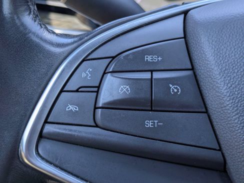 Used 2018 Cadillac XT5 AWD image 15