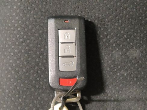 Used 2024 Mitsubishi Eclipse Cross SE image 32