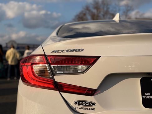 Used 2018 Honda Accord LX image 9