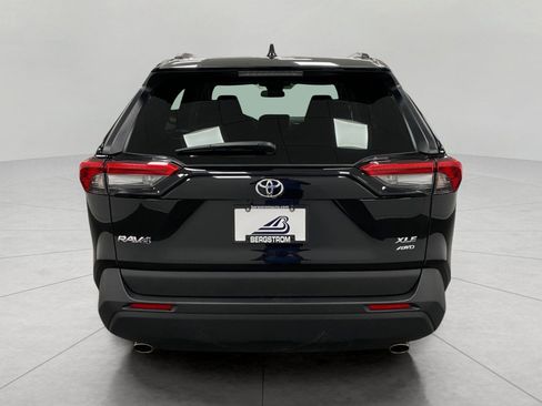 Used 2025 Toyota RAV4 XLE AWD/4WD image 5