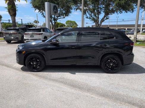 Used 2026 Volkswagen Tiguan SE R-Line image 4