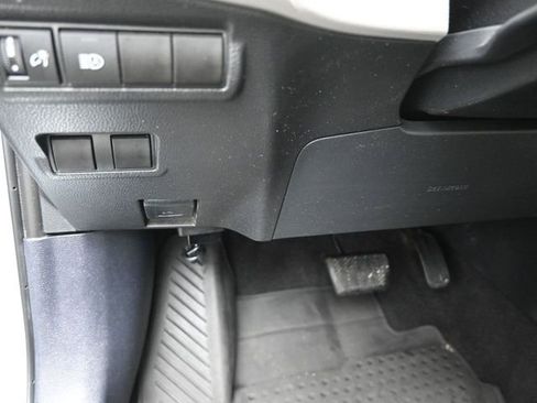 Used 2023 Toyota Corolla Cross L image 16