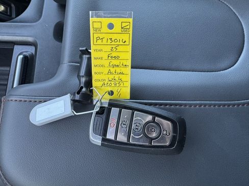 Used 2025 Ford Expedition Max Active image 12