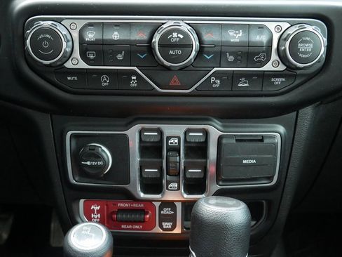 Used 2023 Jeep Wrangler Unlimited Rubicon w/ Dual Top Group image 23