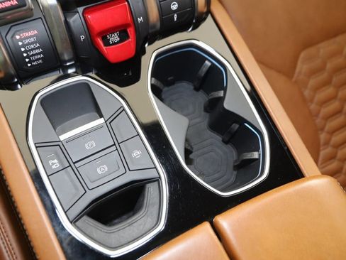 Used 2019 Lamborghini Urus image 49