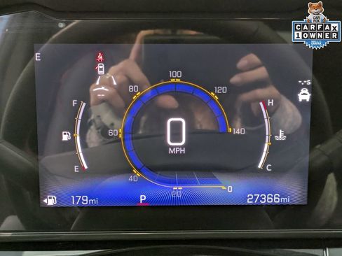 Used 2025 Chevrolet Trax RS w/ Sunroof Package FWD image 16