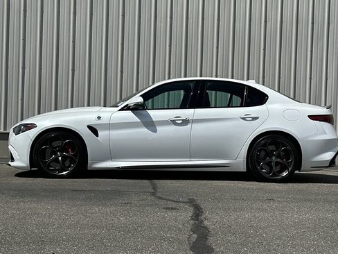Used 2017 Alfa Romeo Giulia Quadrifoglio RWD image 7