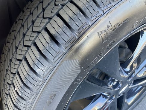 Used 2018 Chevrolet Trax LT w/ Redline Edition image 12